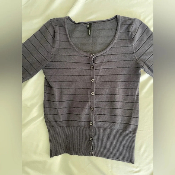 Maurices 3/4 Sleeve Gray Cardigan Sweater with Subtle Metallic Stripe Size Small - Picture 2 of 7